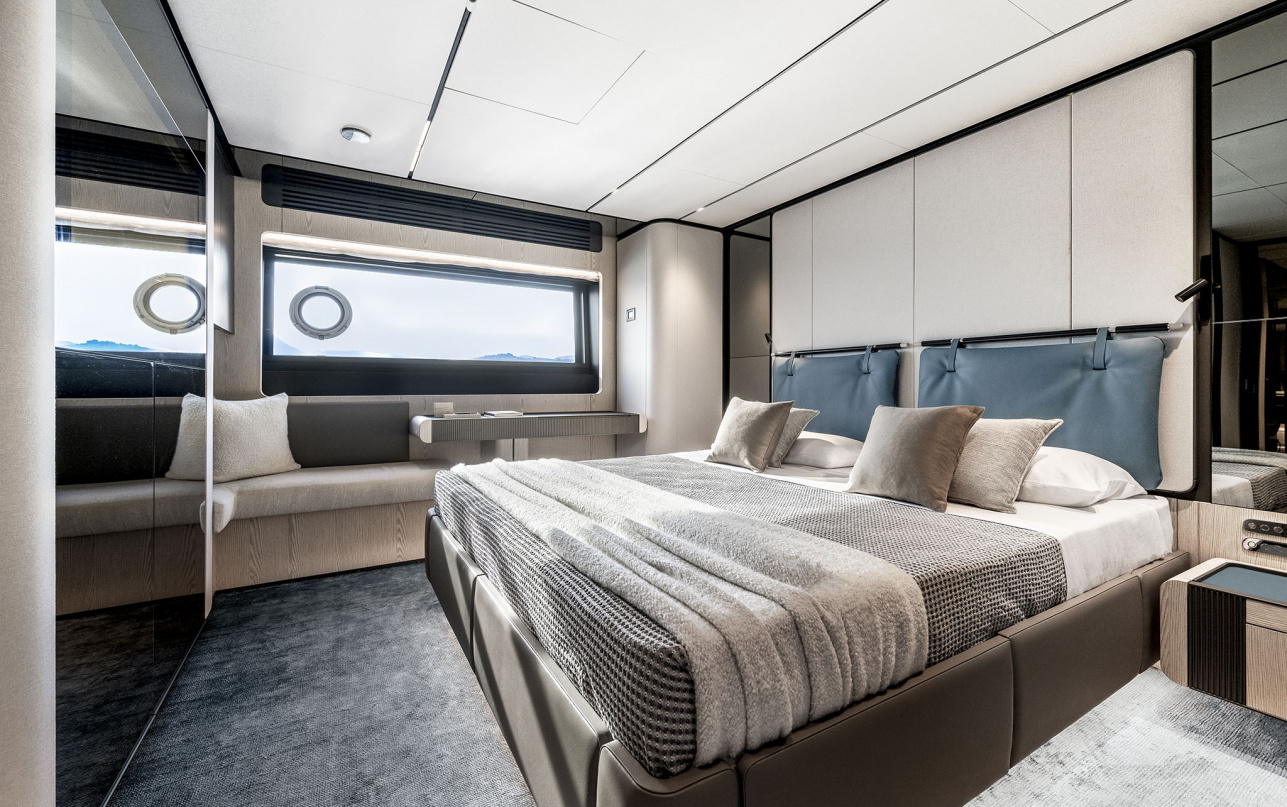 Яхта Ferretti Yachts INFYNITO 80 фото 2.1