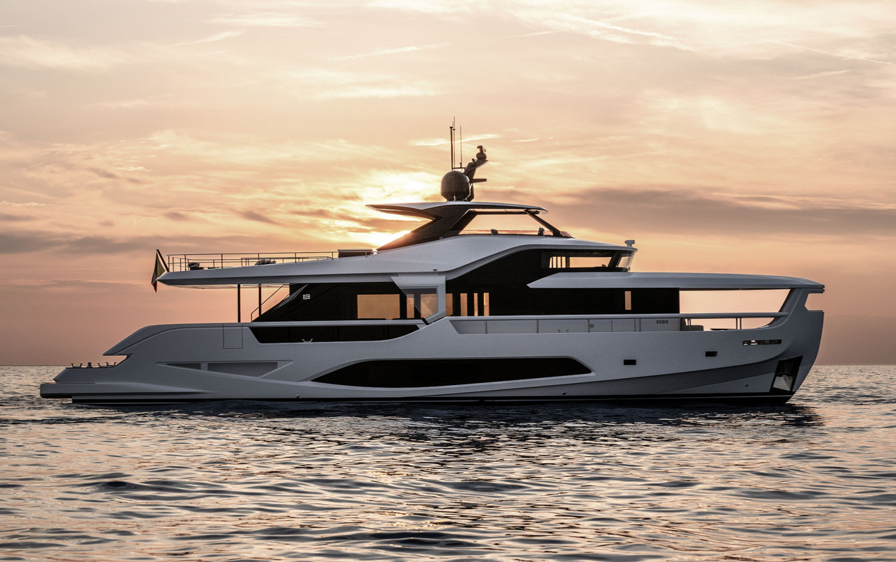 Яхта Ferretti Yachts INFYNITO 80 фото 1.5