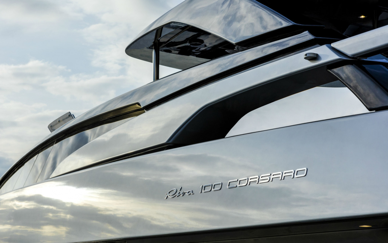 Яхта Riva 102' Corsaro Super фото 1.1