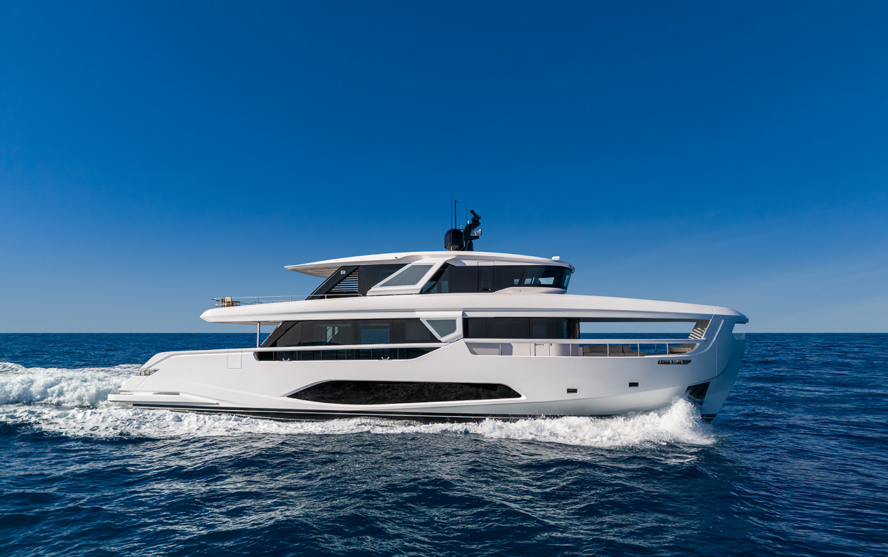 Яхта Ferretti Yachts INFYNITO 90 фото 1.2