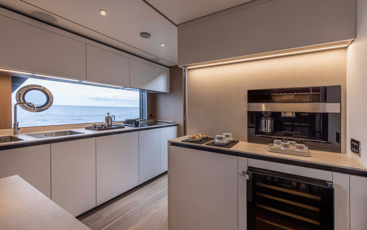 Яхта Ferretti Yachts 1000 фото 2.51