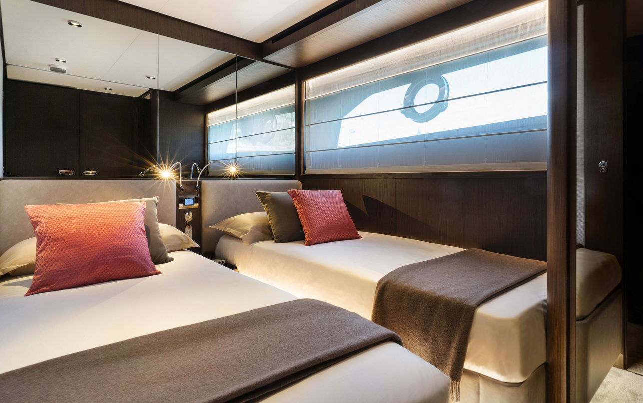 Яхта Ferretti Yachts 860 фото 2.18
